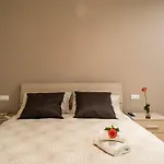 Mirabilia Urbis Bed & Breakfast 4*